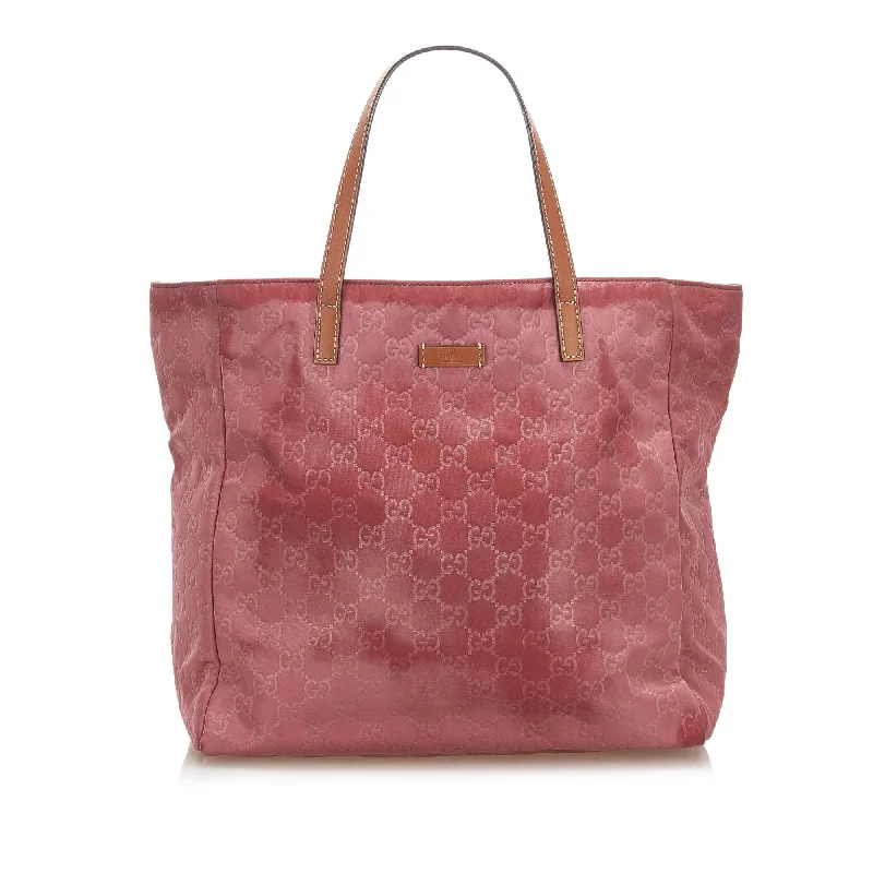 Women Gucci tote bags in GG Supreme canvas for a branded feelGucci GG Nylon Tote Bag (SHG-18050)