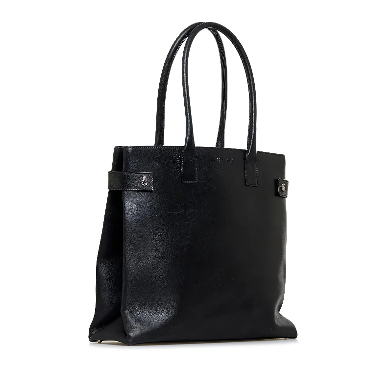 Gucci handbags for women with a patent - leather finishGucci Leather Tote (SHG-dM6Pss)