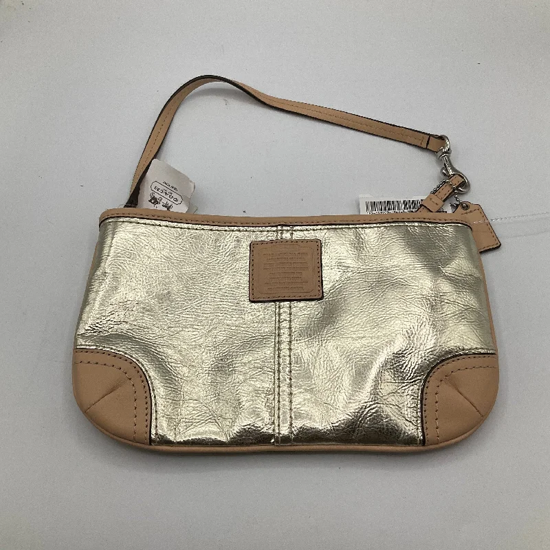 Wristlet Coach, Size Medium